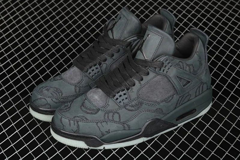 All categories Air Jordan Jordan series basketball shoes Air Jordan 4 Pure original Kaws x Air Jordan 4 Black AJ4 black suede luminous limited edition 930155-001